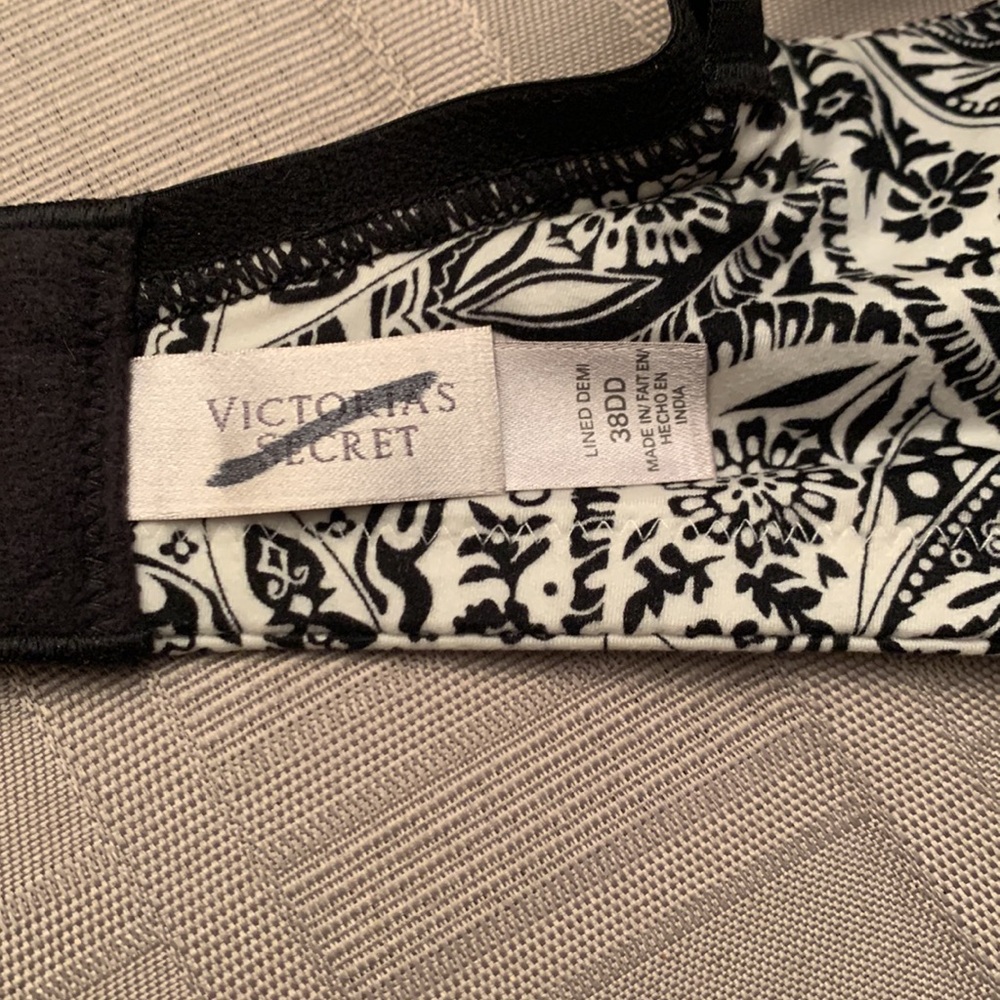 Victoria’s Secret bra - Picture 5 of 5
